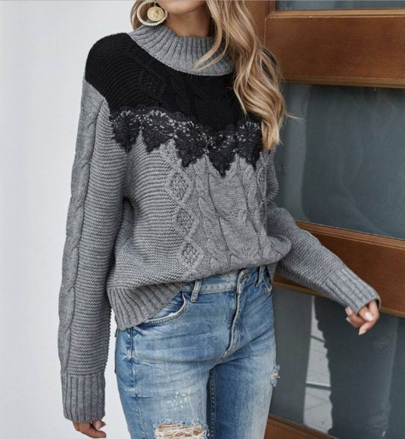 Blondeudsmykket Kontrastfarve Sweater Med Rund Hals