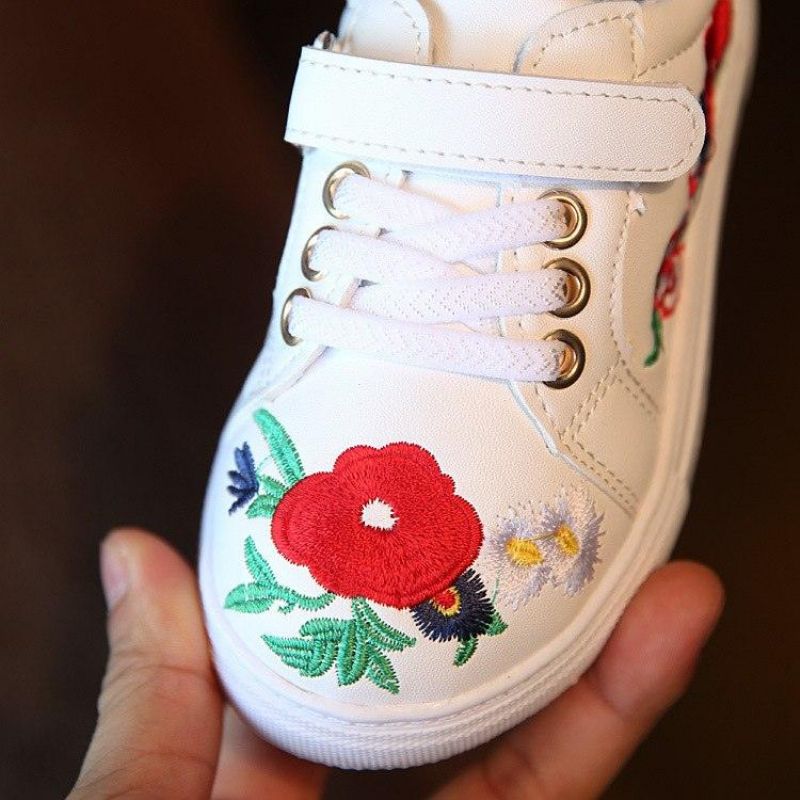 Romantiske Pigesneakers Med Blomsterbroderi