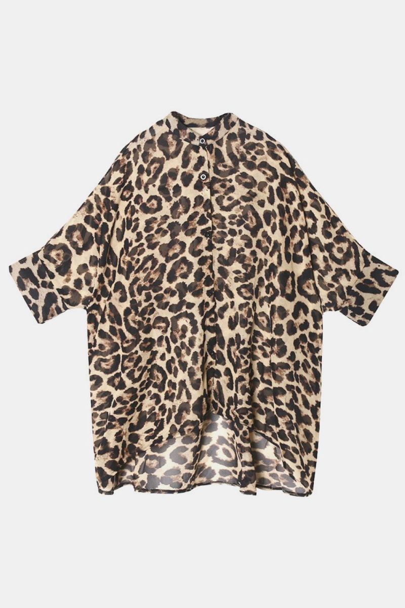 Leopardprint Bluse Med Høj Og Lav Knap