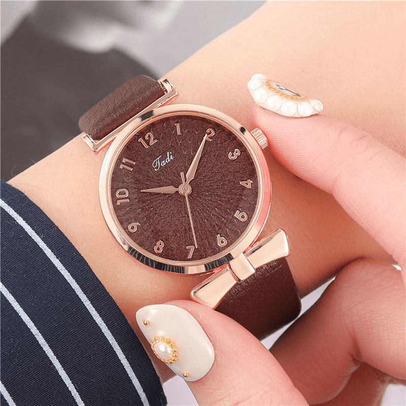 Business Elegant Dame Watch Læder Bånd Kronblad Gradient Pattern Dial Justerbar Clasp Quartz ur