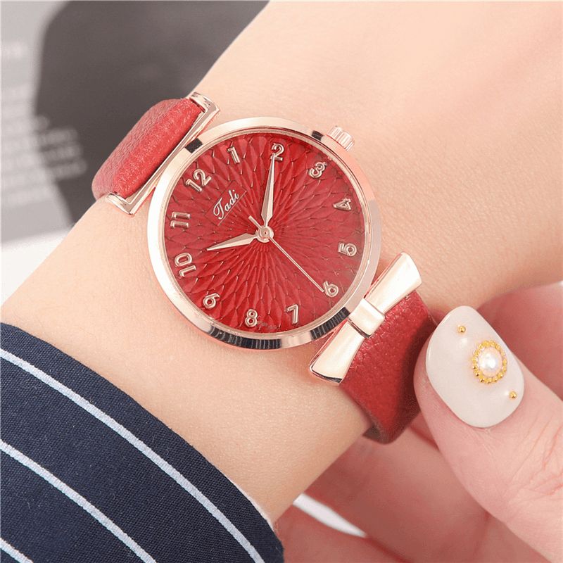 Business Elegant Dame Watch Læder Bånd Kronblad Gradient Pattern Dial Justerbar Clasp Quartz ur