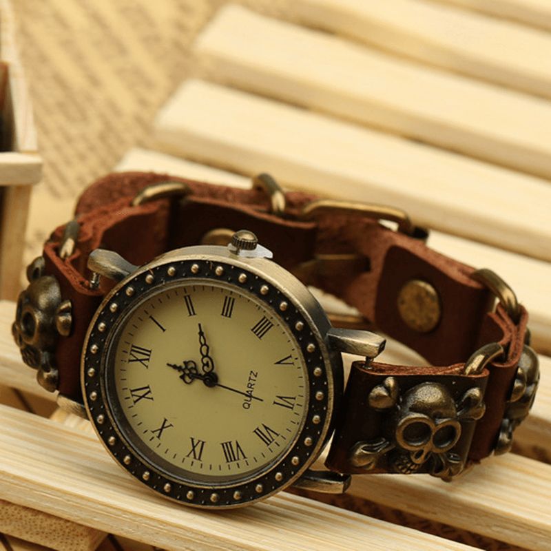 Vintage Retro Style Herre Watch Cow Leather Armbånd Watch Justerbar Skull Quartz ur